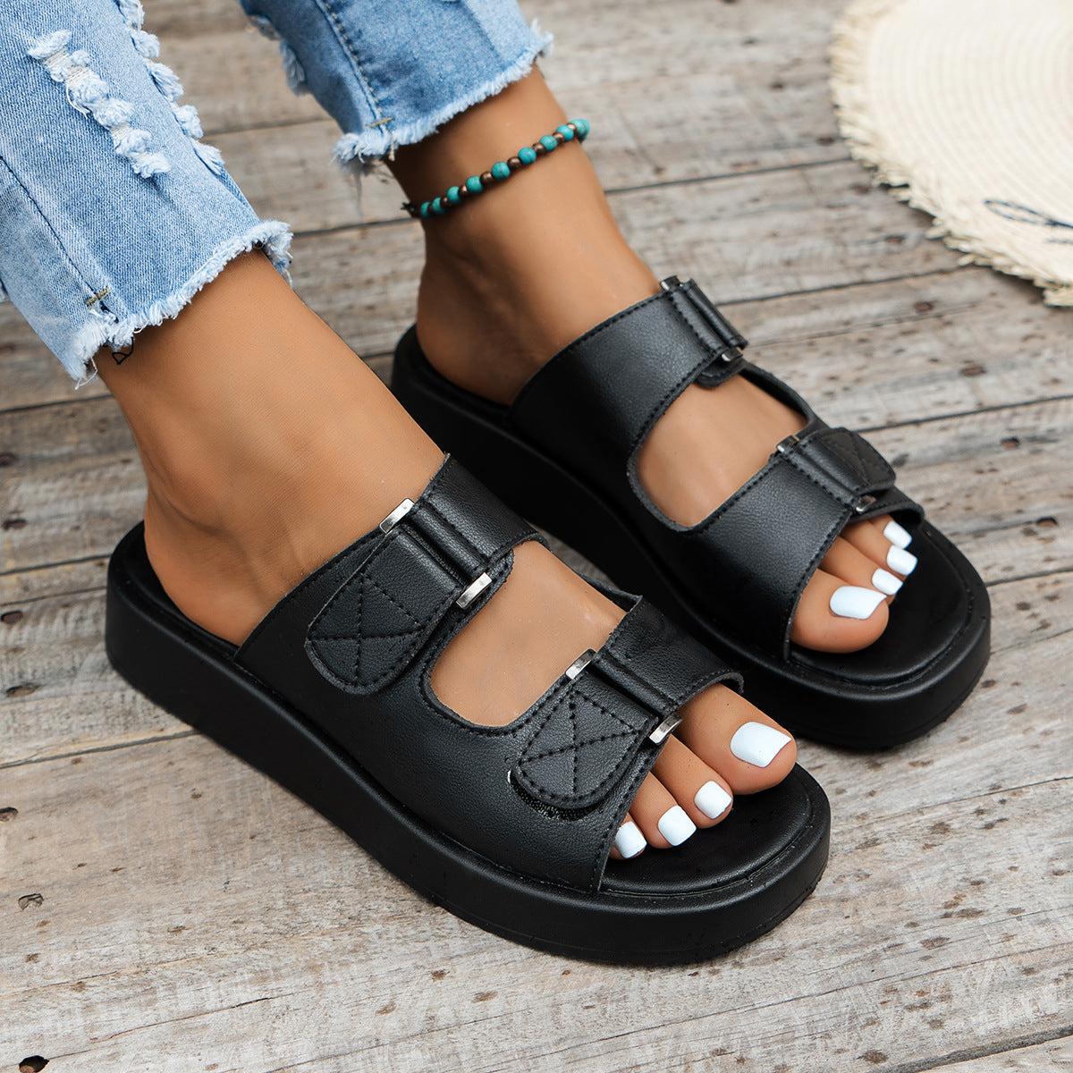 Thick bottomed flat and casual one line drag Velcro beach cooldown